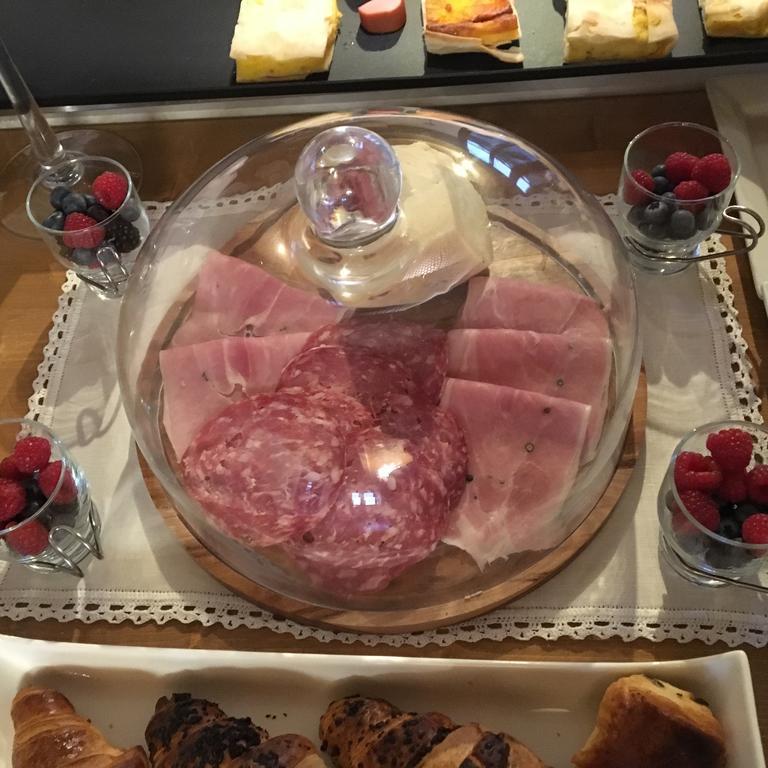 Agriturismo Da Mamma ألبا المظهر الخارجي الصورة