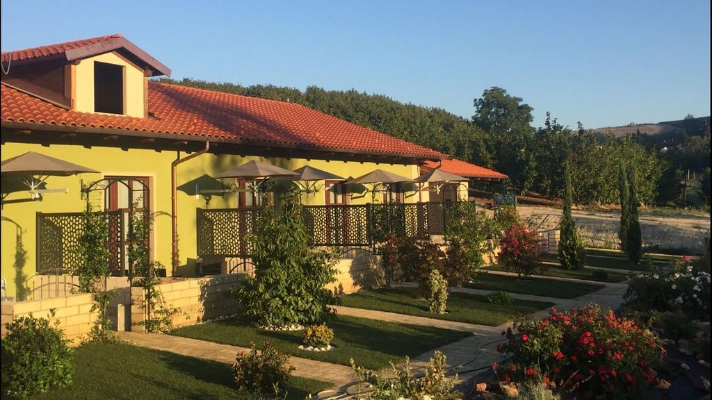Agriturismo Da Mamma ألبا المظهر الخارجي الصورة