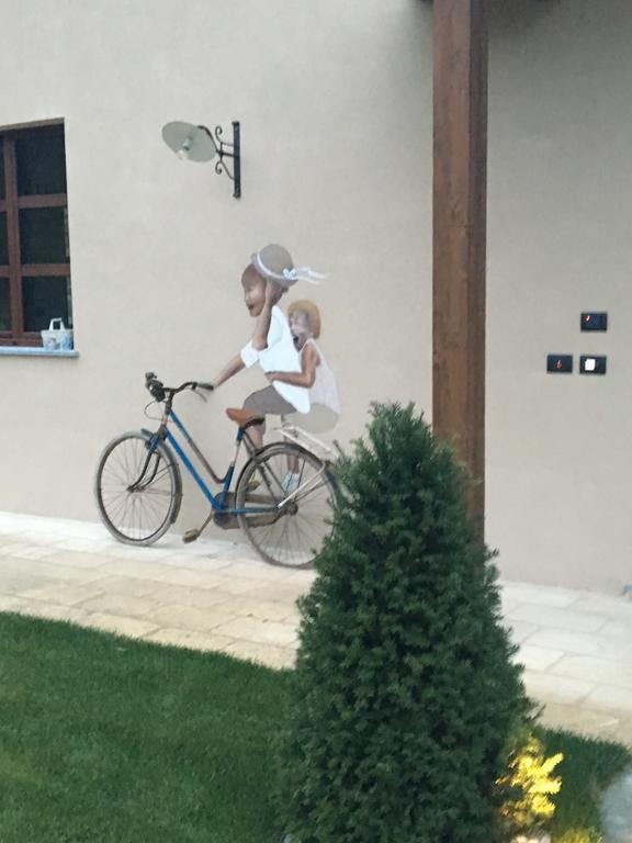 Agriturismo Da Mamma ألبا المظهر الخارجي الصورة