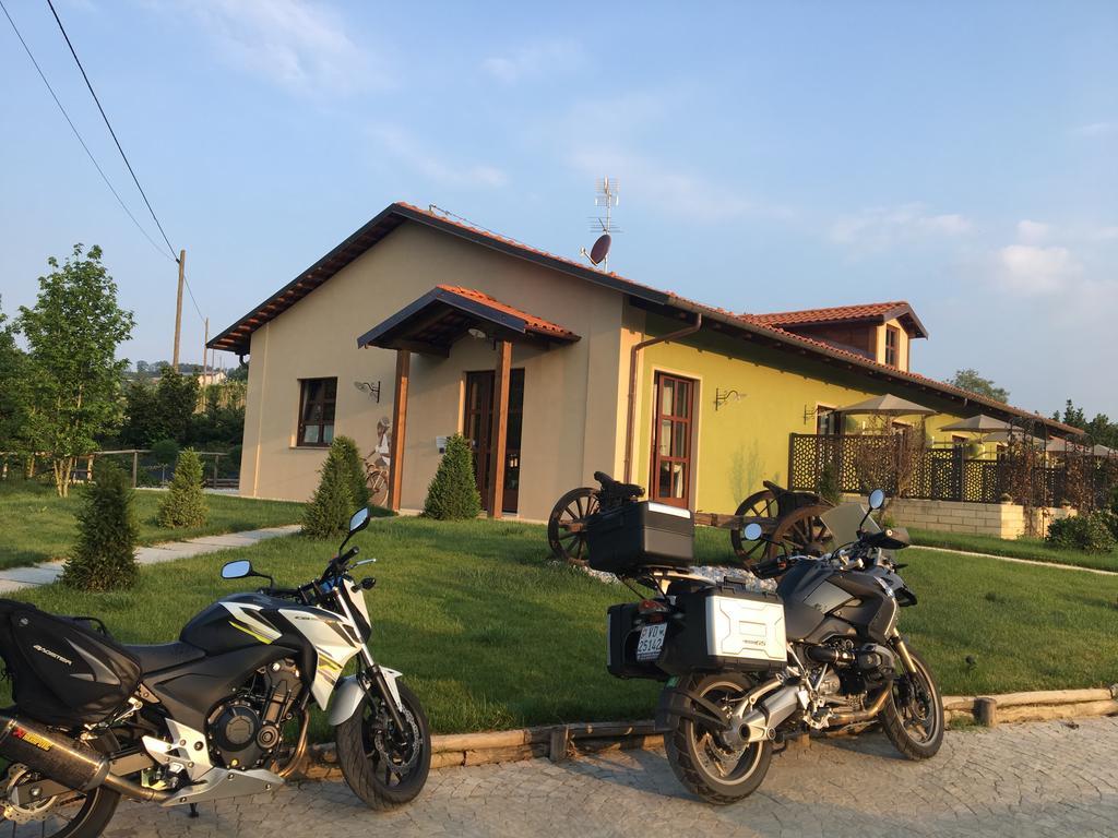 Agriturismo Da Mamma ألبا المظهر الخارجي الصورة